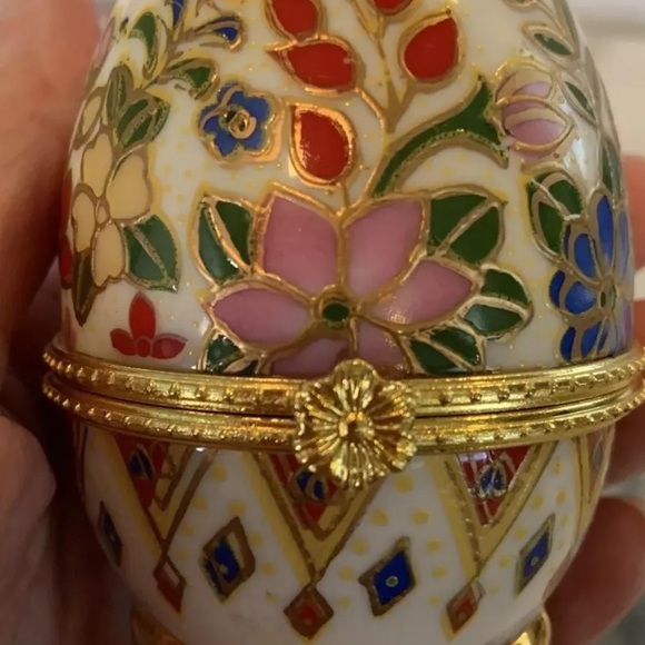 Vintage Egg Shaped Trinkets Set Of 2 Porcelain With Flowers - Picture 11 of 13